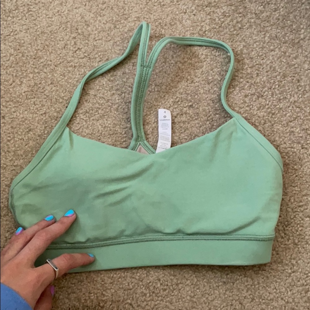 Lululemon light green sports bra